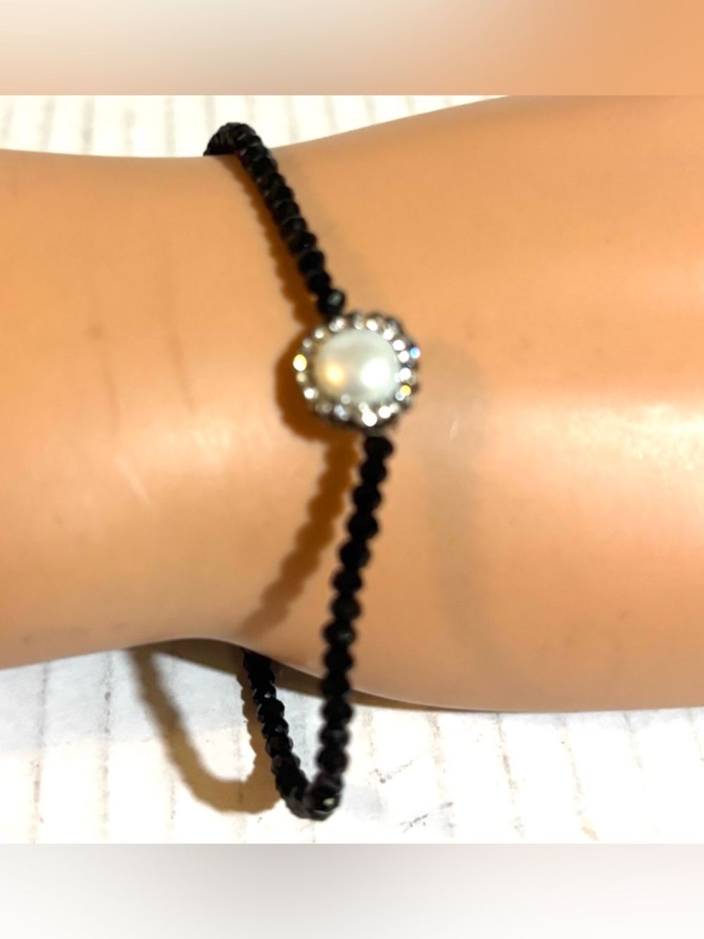 Elegant Black Beaded Bracelet with Pearl Accent